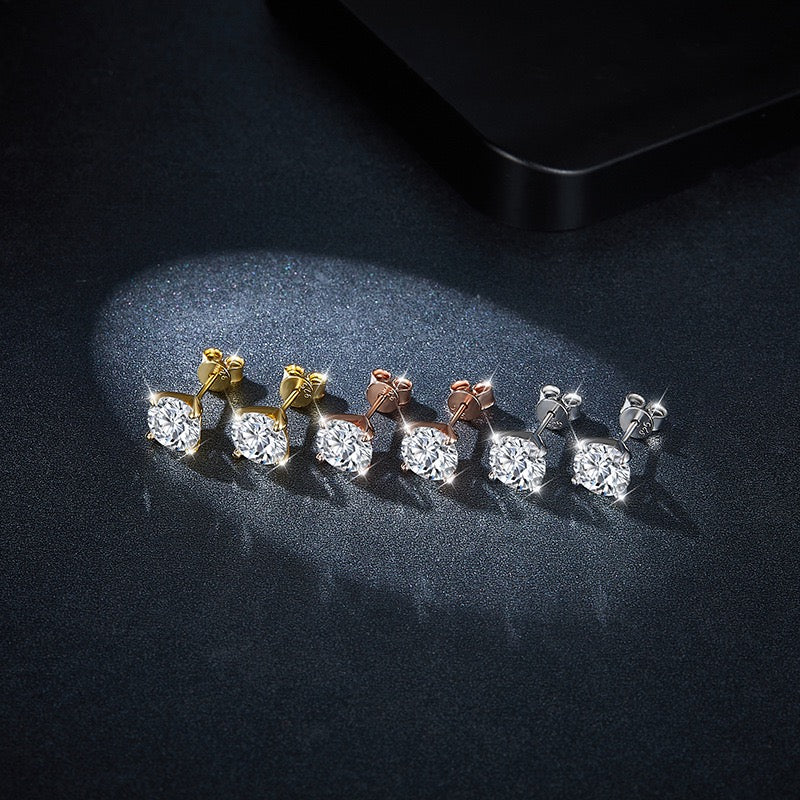 Moissanite 4-prong Stud Earring