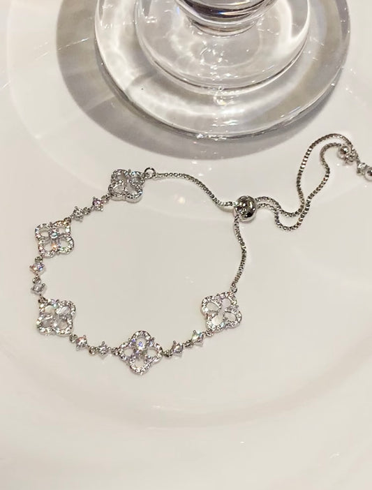 STARLIGHT PETAL CLEEF BRACELET